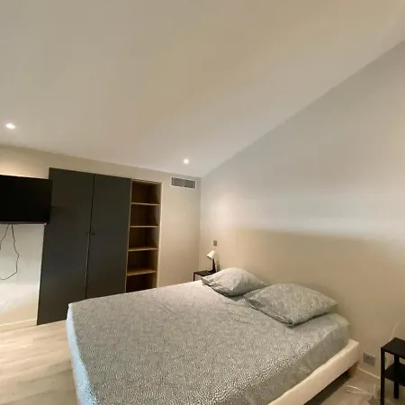 Du Batailler Apartment